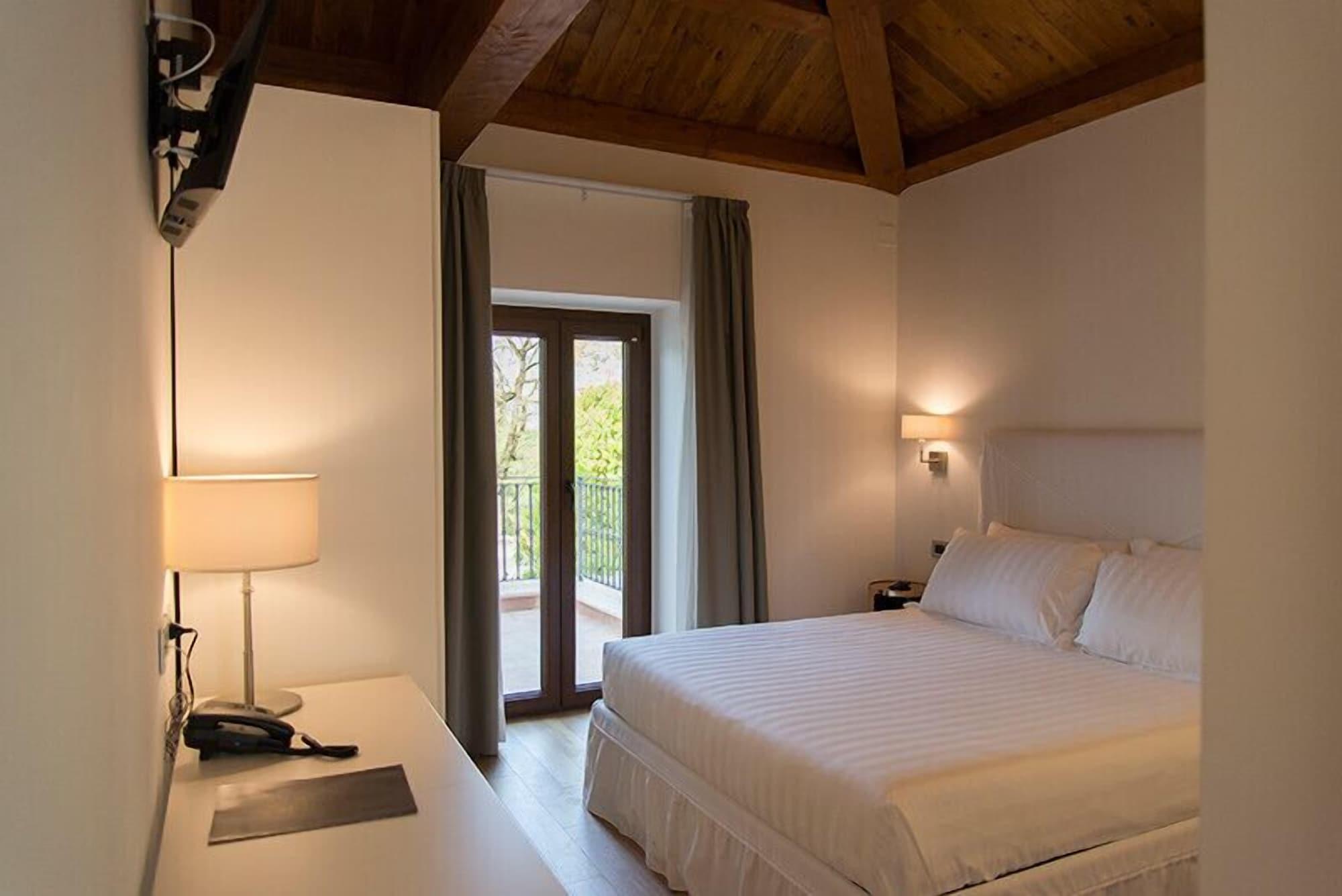Tenuta Esdra Agrispa Pontecorvo Esterno foto